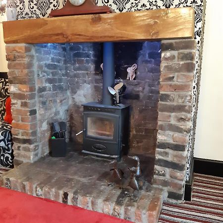 The Saracens Head Old Lounge Apartment Скегнес Екстериор снимка