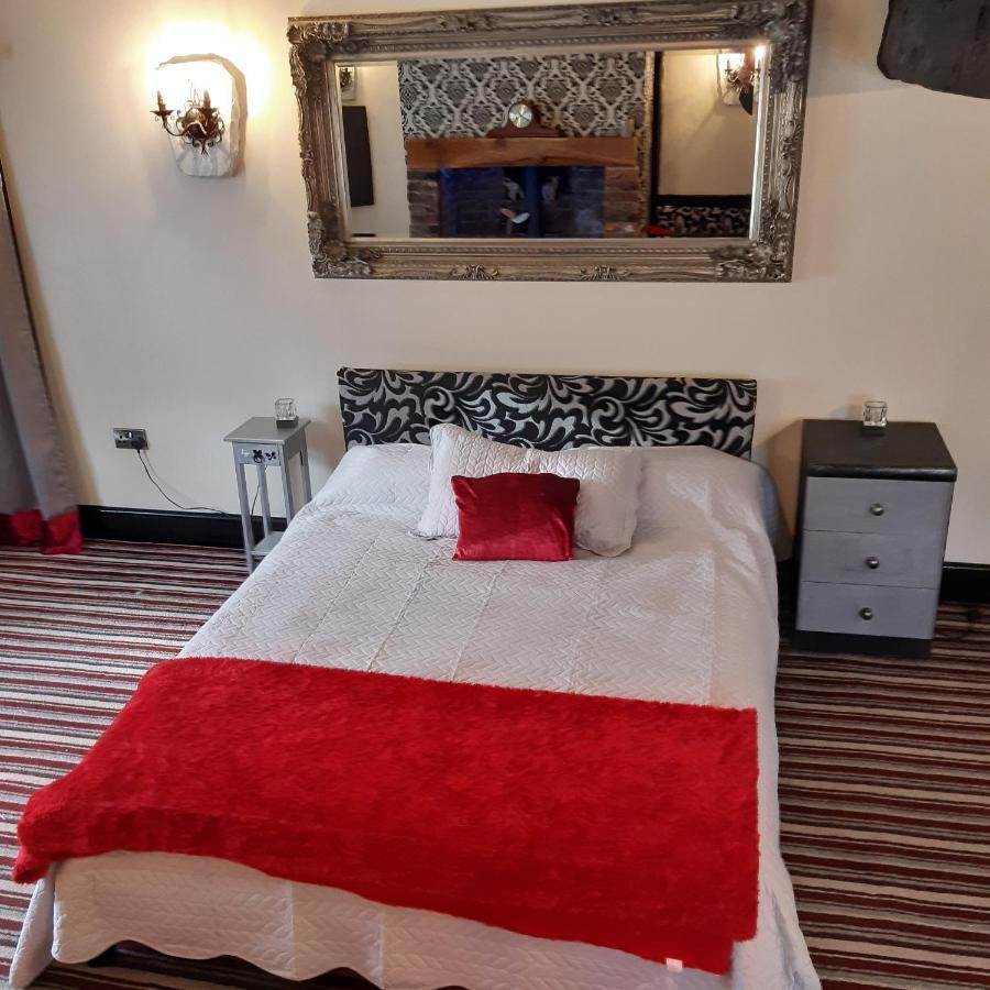 The Saracens Head Old Lounge Apartment Скегнес Екстериор снимка